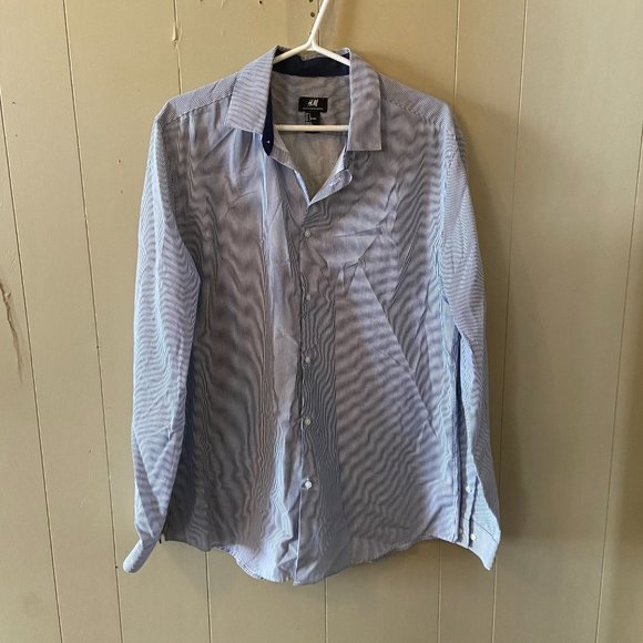 H&M Blue + White Pinstripe Button Up - Picture 4 of 4
